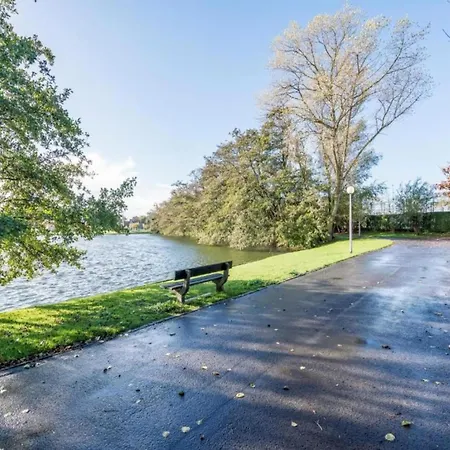 In Duinbergen Near The 아파트 *