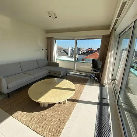 Appartement In Duinbergen Near The