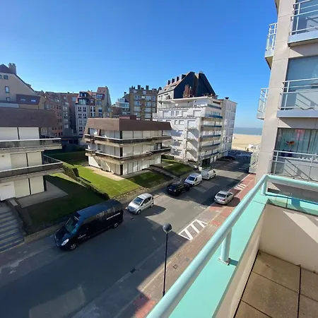 In Duinbergen Near The 아파트 크노케-하이스트